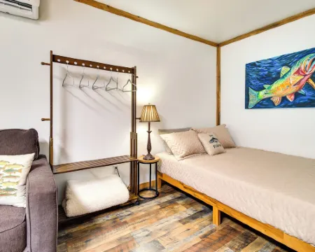Norfork Studio Escape Walk to White River! Hotels in Baxter County