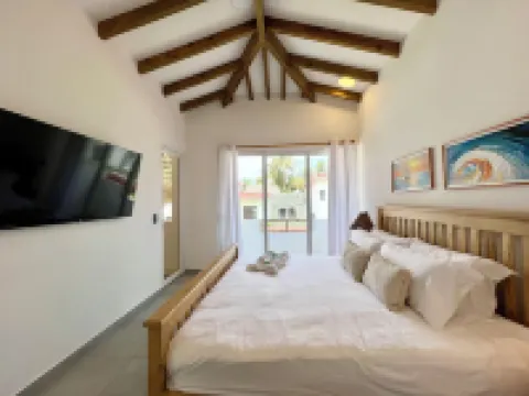 Oceanfront Villa in Amatecampo Beach فنادق في 