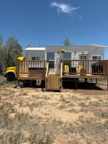 Welcome to the Bee Bus – A Cozy One-of-a-Kind Tiny Home with Mountain Views