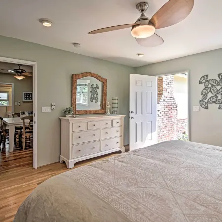 Oceanside Home w/ Yard - Walk to Beach & Pier