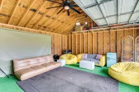 7 Mi to Dtwn Atlanta: Family Home w/ Large Yard! - 3-Star