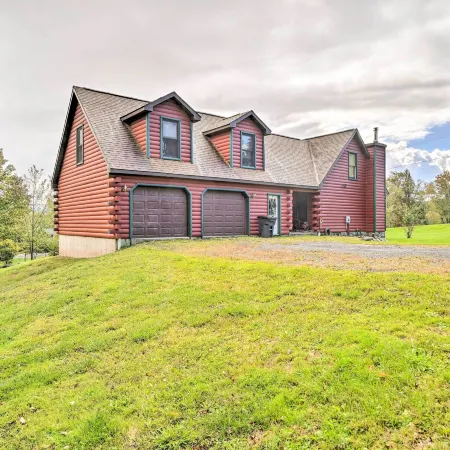 Grand Windham Retreat w/ Fire Pit & Game Room