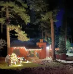 Mountain Cabin walking distance to Park and Brewery. Level off street parking.