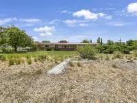Retro Retreat A 60's Time Capsule 3 Bedroom Home - 4-Star