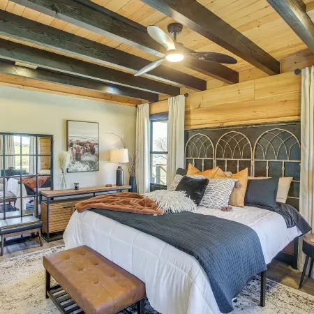 Stunning Hilham Home w/ Hot Tub, Views & Fire Pit!
