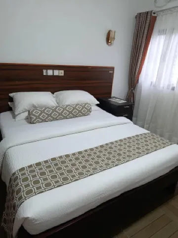 กวิมส์ สแควร์ โรงแรม