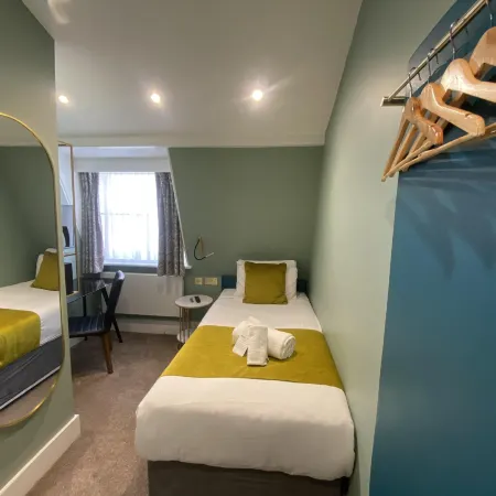 Bloomsbury Palace Hotel Отели рядом с достопримечательностью «Вест-Энд»