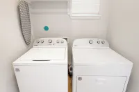 Patio Dining & Yard: Porter Escape, 3 Mi to Golf - Wifi