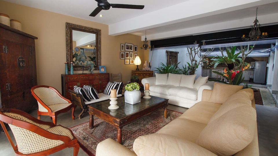 Arahtis Lake Villa