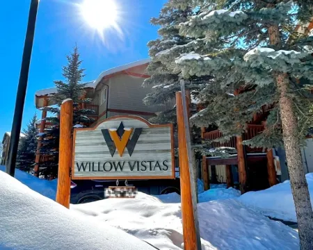 Modern Mountain Vacation! Private Hot Tub 3bd/3bth 金伯利酒店