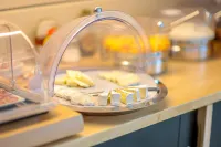 Ostal Pau Universite, Sure Hotel Collection by Best Western - breakfast