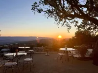 La Villa des Cèdres Hotels in Goult