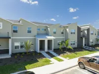 Splendid 4 Bd w/ Pool Close to Disney @ Champions Gate 1006