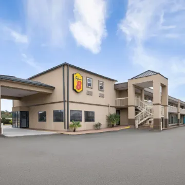 Super 8 by Wyndham Macon West