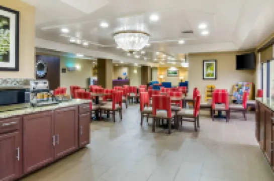 Comfort Inn Ottawa Hotels in Ottawa