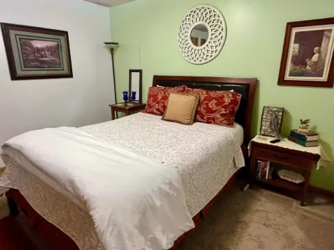 The Starlight Retreat - 2bd/1ba w/Huge Yard