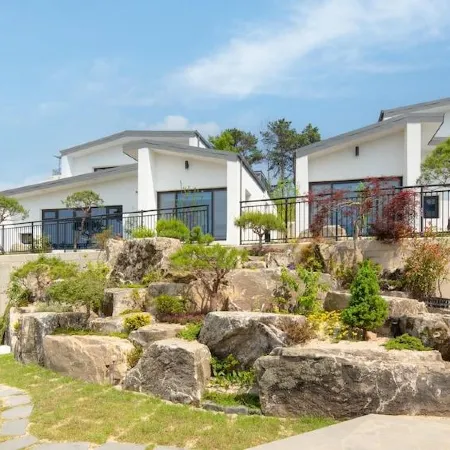 Gosung Shalala Private Pool & Spa Villa