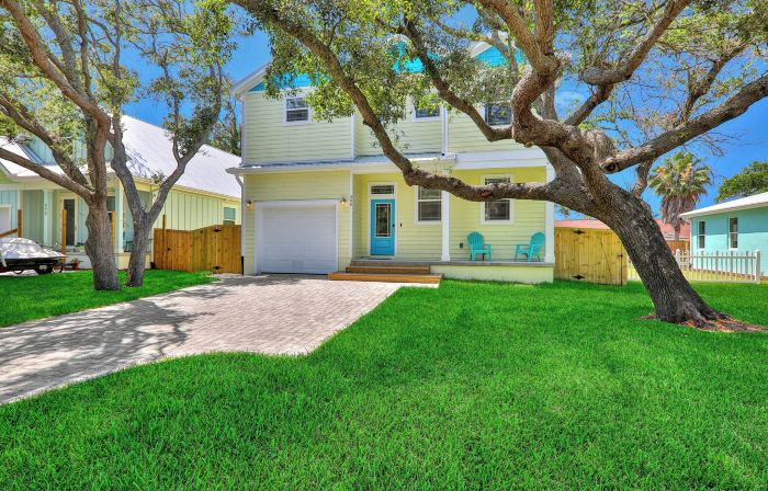 Spacious Beach Home - Just a Block From the Ocean & the River