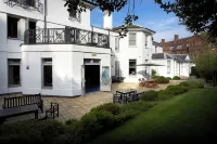 Pax Lodge Hotels near Fenton House