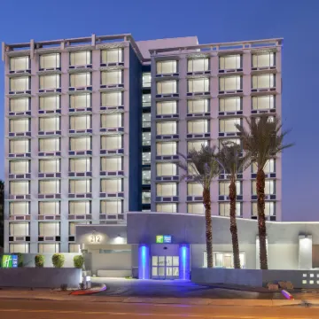 Holiday Inn Express & Suites Phoenix - Midtown by IHG Hotels near The Newton