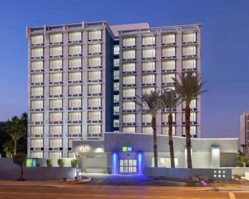 Holiday Inn Express & Suites Phoenix - Midtown by IHG Отели рядом с достопримечательностью «Энканто»