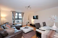 Executive 2Bed City Centre Apartment in Aberdeen - Condos