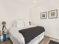 Incredible Balcony Duplex in the Heart of Fitzroy Hotels in Fitzroy