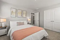 4Bed Luxury Getaway with Pool Table Lake