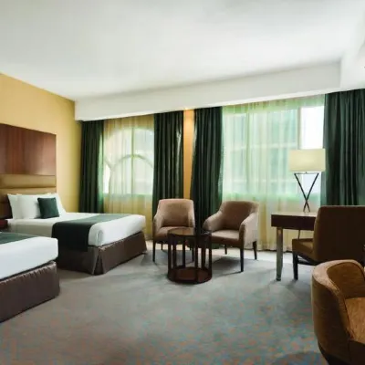 Howard Johnson by Wyndham Abu Dhabi โรงแรมใกล้ลูฟวร์ อาบูดาบี