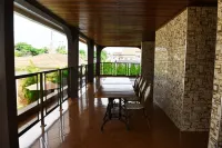 Village Courtyard Hotel