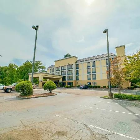 OYO Townhouse Jackson - Ridgeland