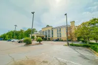 OYO Townhouse Jackson - Ridgeland - parking