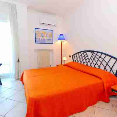 Lignano top-floor flat near center Rooms