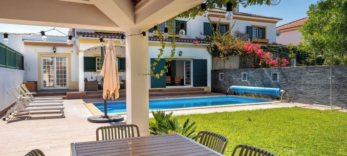 Villa in Azeitao w Pool and Garden Hotels in Setubal