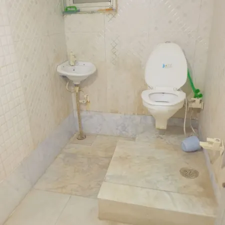Vrindavan Bunk Hostel by Shiva - 5Min Walk from Prem Mandir