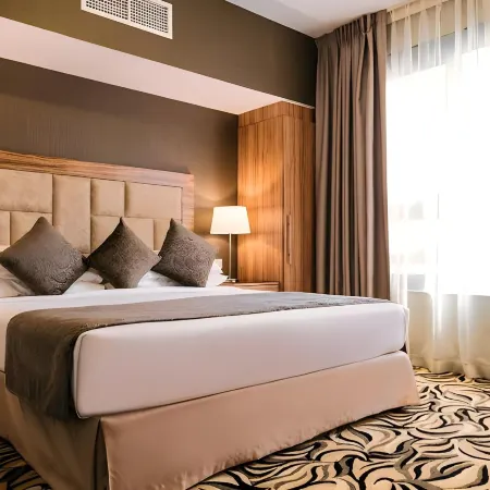 Emirates Plaza Hotel