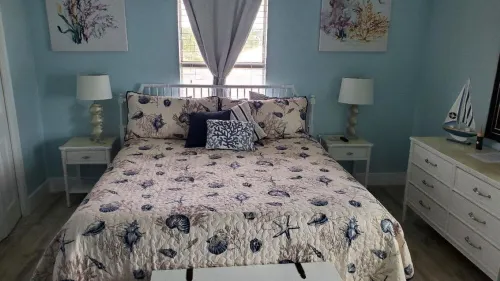 Top Floor Corner Condo with sweeping views of Perdido Key 100ft to the Beach!