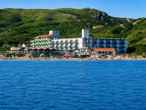 Cris Hotel