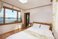 Taean Napoli Pension