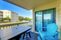 Emerald Isle Resort-Style Condo Walk to Beaches! - 3 tähden