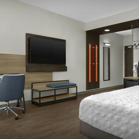 Tru by Hilton Midland East