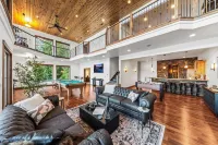 Deja View in Hayden With 5 Bedrooms and 6 Bathrooms - Jacuzzi