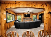 Lakeside Hideaway: Full-Home Retreat on the Remote Boney Falls Basin