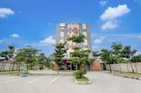 Stylish Deluxe Stay With Free Wifi and Parking
