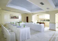 Avantis Suites Hotel