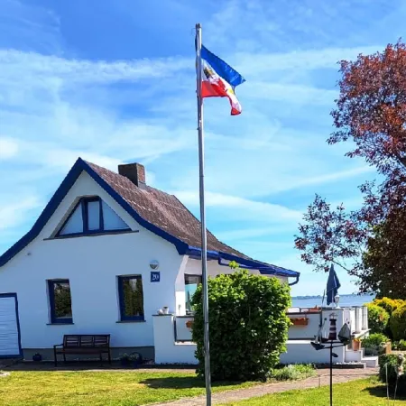Wunderschones Ferienhaus am Schilfufer in Barth