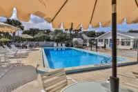 Ocean Eleven Suites - Beach