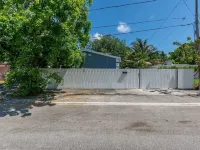 Ultimate Miami Headquarters 4 Car Parking Pet Friendly & Private Patio - Pensions