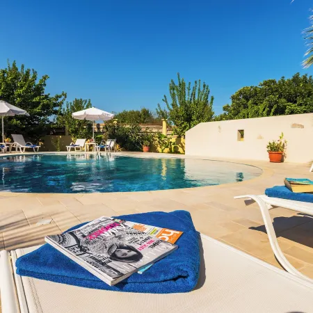 Xenos Villa 2 with 5 Bedrooms Private Swimming Pool, Near the Sea