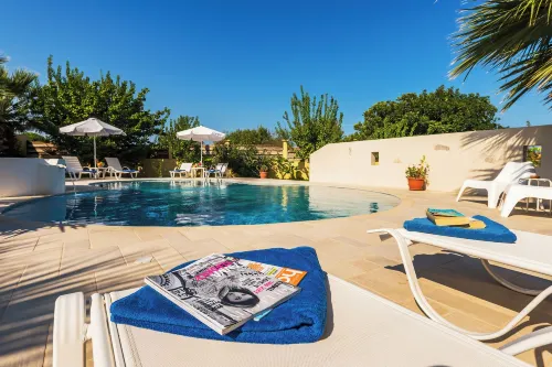 Xenos Villa 2 with 5 Bedrooms Private Swimming Pool, Near the Sea - Huvilat